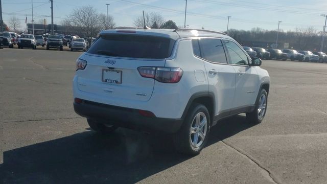 2023 Jeep Compass Latitude 8