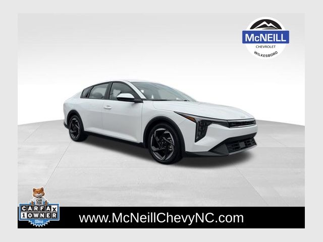 Snow White Pearl 2025 Kia K4 EX FWD Sedan Front-Wheel Drive Continuously Variable Transmission