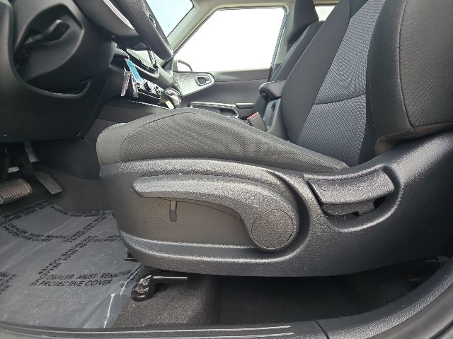 2025 Kia Soul LX:B02321