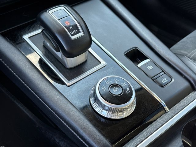 Used 2024 Silver Mitsubishi SE Black Edition w/Pano Roof image 27