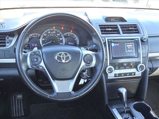 2012 Toyota Camry SE 19