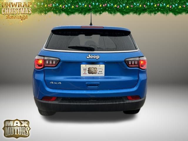 2025 Jeep Compass Sport 8