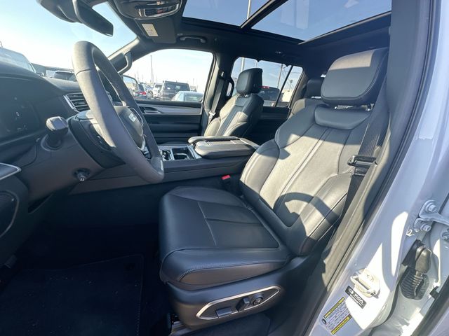 New 2026 White Jeep Limited Reserve image 4