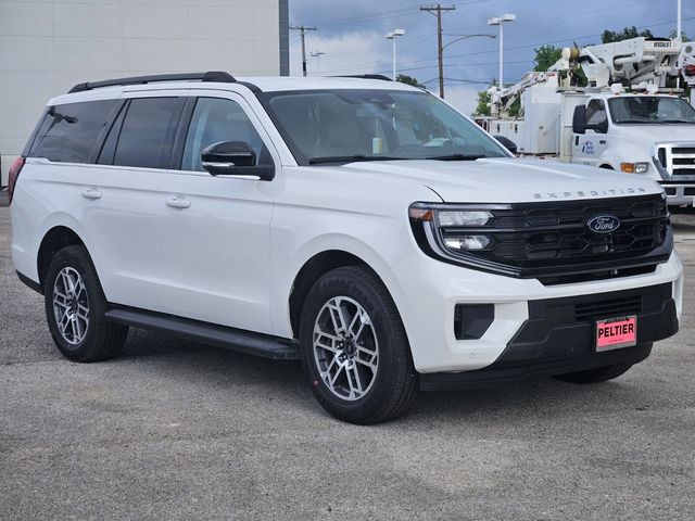 Star White Metallic Tri-Coat 2026 Ford Expedition Active RWD SUV / Crossover 4X2 Automatic