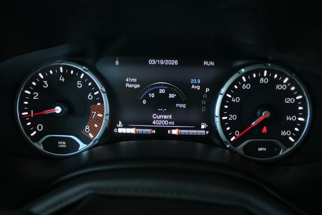 Used 2021 White Jeep Latitude image 9