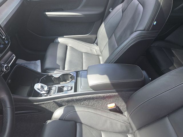 Used 2026 Volvo XC40 SUV