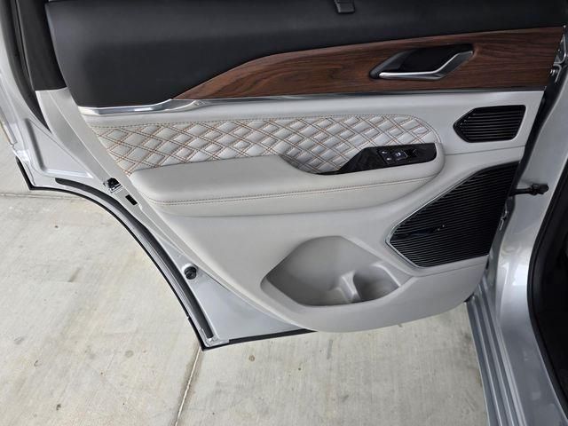 Used 2023 Jeep Grand Cherokee SUV