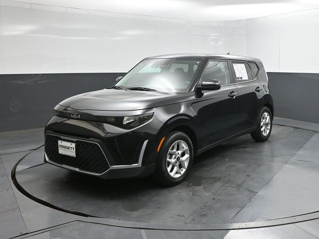Fusion Black 2024 Kia Soul LX FWD SUV / Crossover Front-Wheel Drive Continuously Variable Transmission