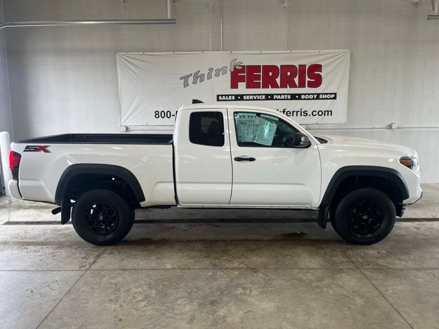 2021 Toyota Tacoma SR photo