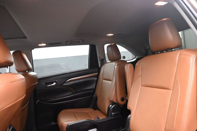 used 2019 Toyota Highlander car, priced at $24,292