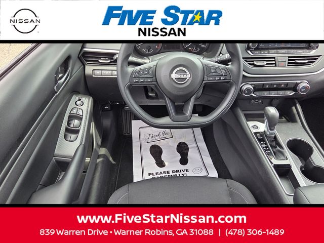 Used 2025 Nissan Altima Sedan