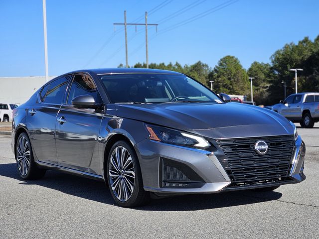 2024 Nissan Altima SL's photo
