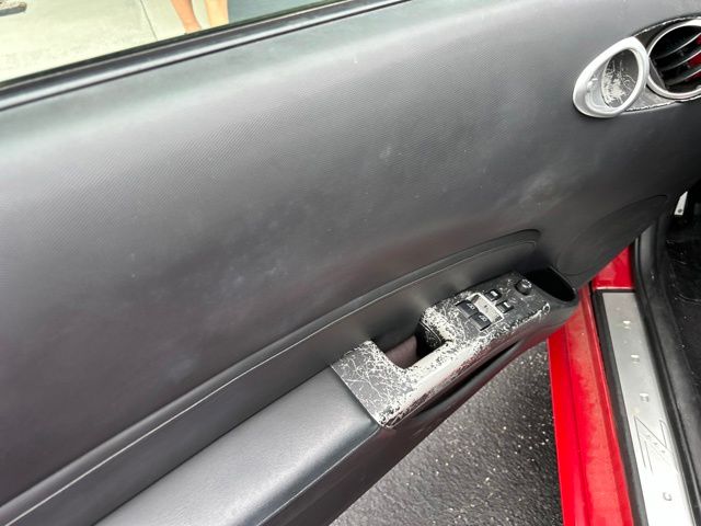 Used 2006 Red Nissan Touring image 12
