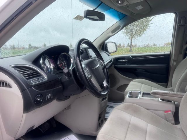 2012 Chrysler Town & Country Touring