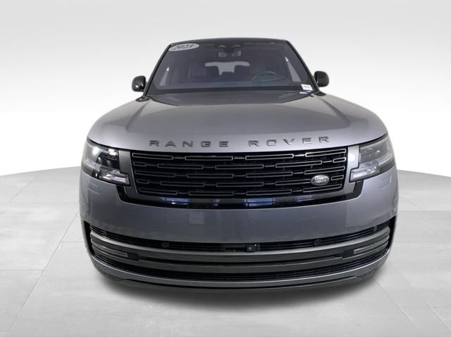 2023 Land Rover Range Rover SE 9