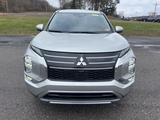 Certified Used 2025  Mitsubishi SE image 11