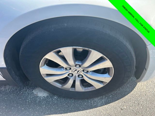 Used 2016 White Diamond Pearl Honda EX image 5