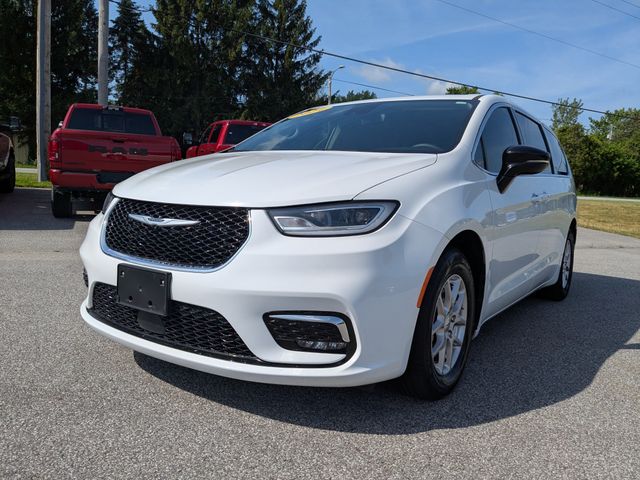 Bright White Clearcoat 2024 Chrysler Pacifica Touring L FWD Minivan Front-Wheel Drive 9-Speed Automatic