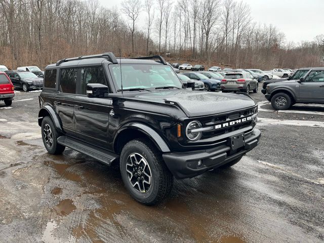 2025 Ford Bronco Outer Banks 4-Door 4WD
