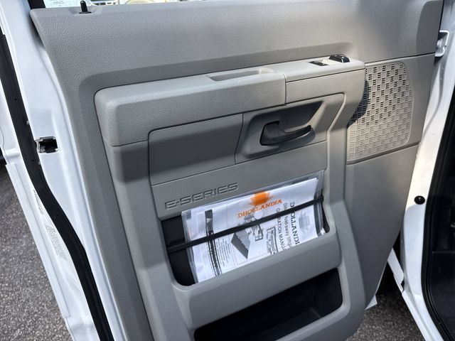 New 2027 White Ford 16FT BOX/LIFTGATE image 19
