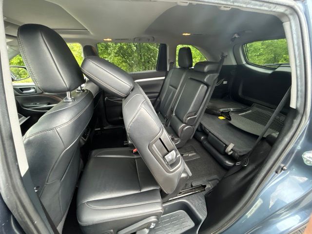 used 2019 Toyota Highlander car, priced at $24,059