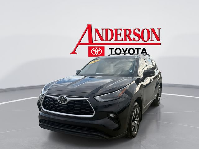  2022 Toyota Highlander XLE AWD   