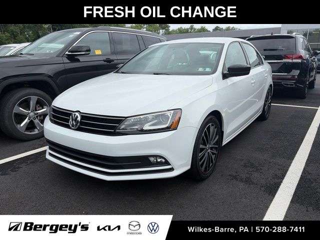 Pure White 2016 Volkswagen Jetta Sedan Front-Wheel Drive 6-Speed Automatic