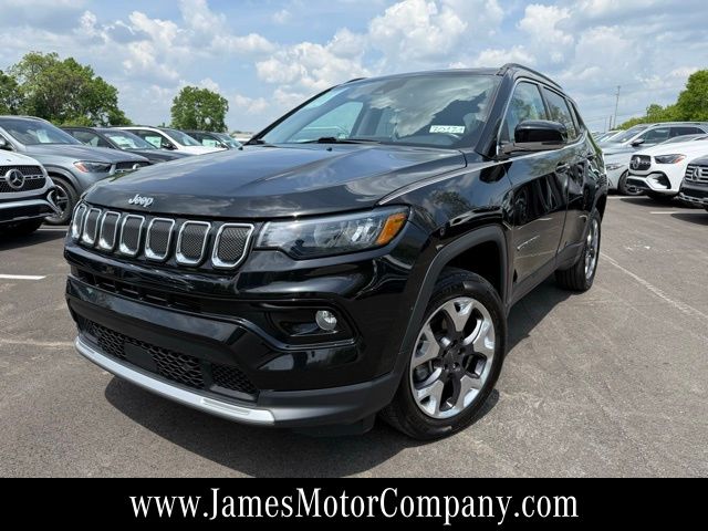 Diamond Black Crystal Pearlcoat 2022 Jeep Compass SUV / Crossover Four-Wheel Drive 9-Speed Automatic