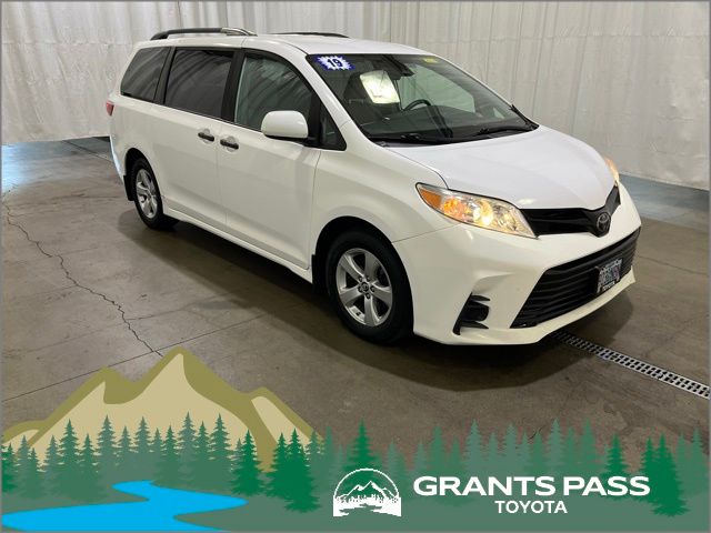 2019 Toyota Sienna L 7-Passenger FWD