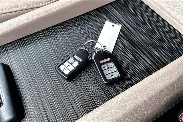 Used 2021 Honda Pilot Touring 4D Sport Utility