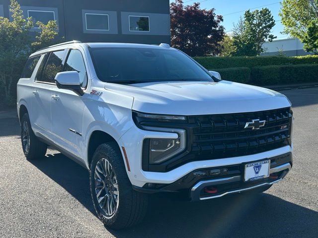 White (Iridescent Pearl Tricoat) 2025 Chevrolet Suburban Z71 4WD SUV / Crossover Four-Wheel Drive