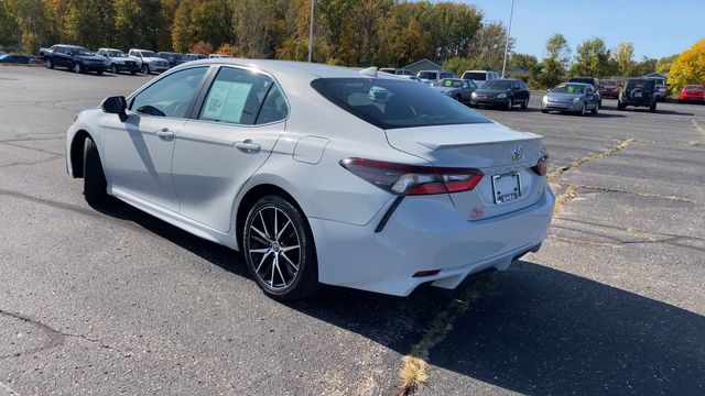 2022 Toyota Camry SE 6