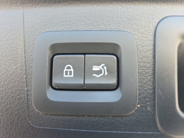 Used 2026 Wind Chill Pearl Mazda 2.5 S Premium image 14
