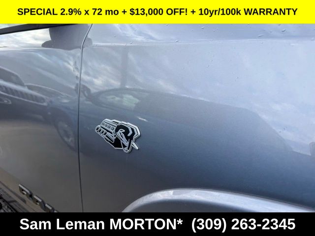 View vehicle photo 6