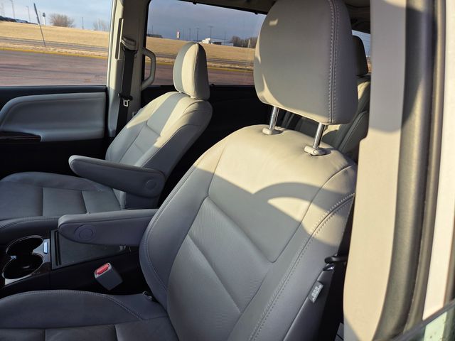 2019 Toyota Sienna XLE Auto Access Seat