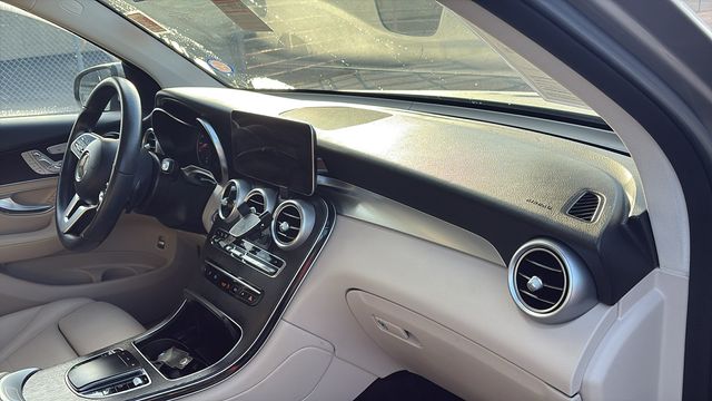 2022 Mercedes-Benz GLC GLC300 - Photo 31