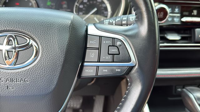 Used 2021 Toyota Highlander SUV