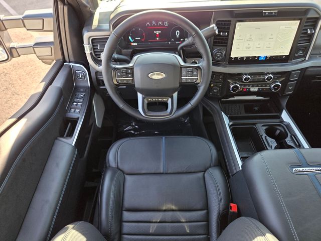 New 2025 Ford Super Duty F-350 Crew Cab Platinum