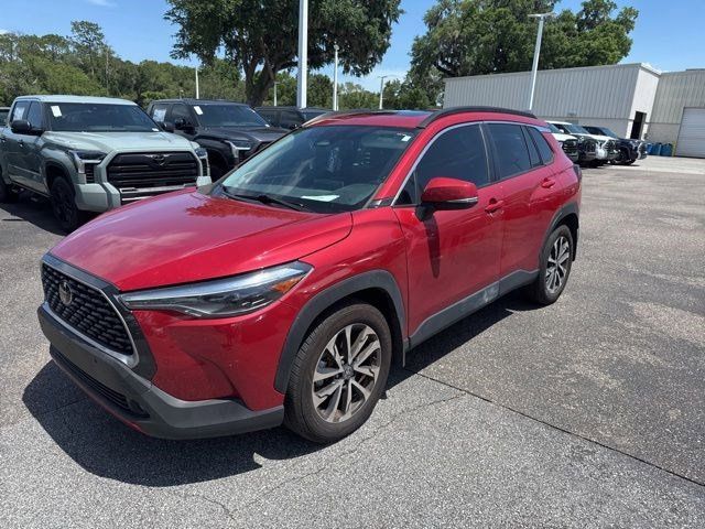 2023 Toyota Corolla Cross XLE FWD's photo