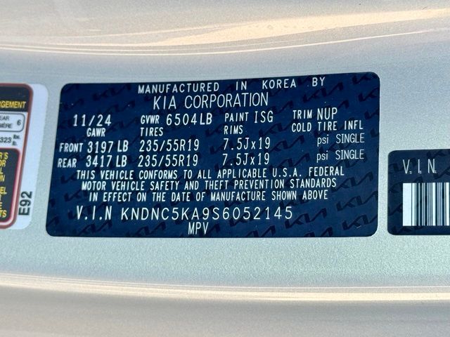 Used 2025 Kia Carnival Hybrid Van