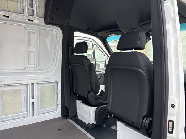 2025 Mercedes-Benz Sprinter 2500 Cargo 144 WB photo