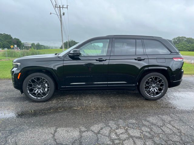 Photo 2 of 2024 Jeep Grand Cherokee Summit Reserve