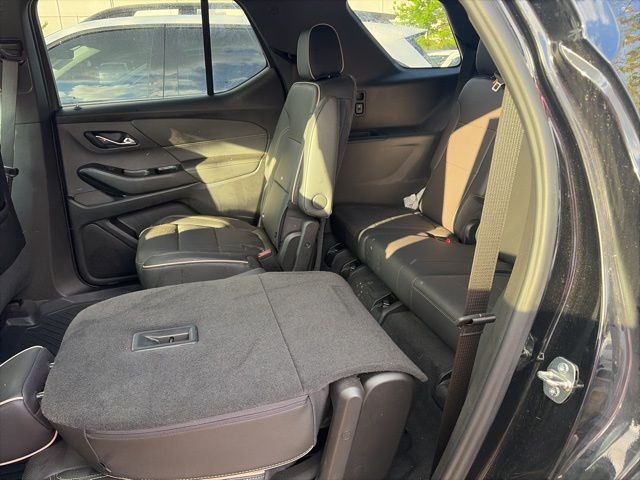 Used 2023 Black Chevrolet Premier image 4