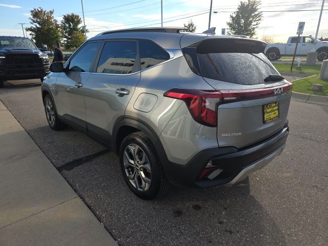 2024 Kia Seltos S - Steel Gray exterior view 8