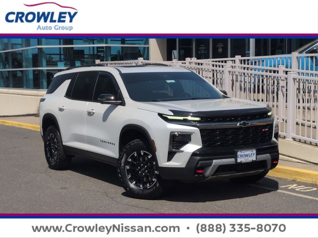 White (Iridescent Pearl Tricoat) 2025 Chevrolet Traverse Z71 AWD SUV / Crossover Four-Wheel Drive 8-Speed Automatic