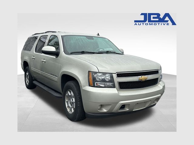 Champagne Silver Metallic 2014 Chevrolet Suburban 1500 LS 4WD SUV / Crossover Four-Wheel Drive 6-Speed Automatic Overdrive