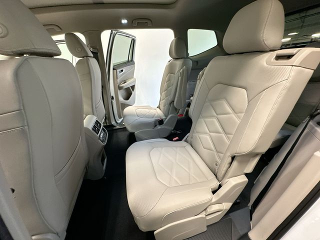 2026 Volkswagen Atlas 2.0T SE w/Technology White/off-white at Subaru and VW of Moon Township