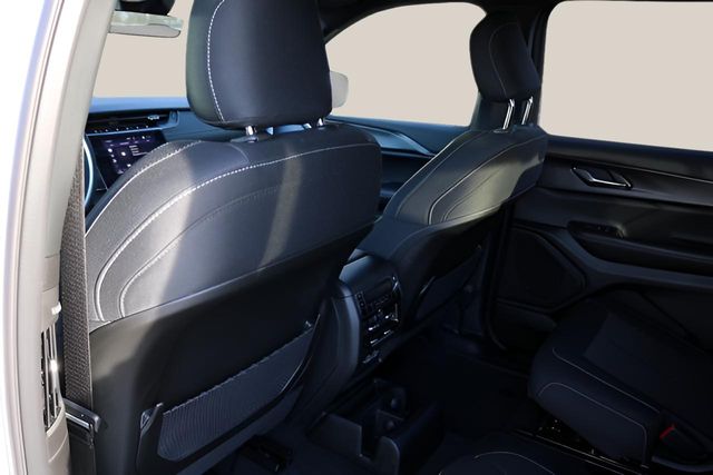 New Car 2025 Jeep Grand Cherokee L  Laredo For Sale Under $35,000 In Austin, Texas