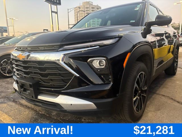 Mosaic Black Metallic 2025 Chevrolet Trailblazer SUV / Crossover Four-Wheel Drive 9-Speed Automatic