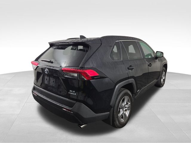 2022 Toyota RAV4 Hybrid XLE photo